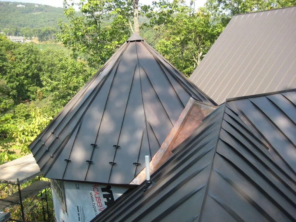 Professional Roof Tarp Installation by Craftsman Roofing in Heatherfield Acres